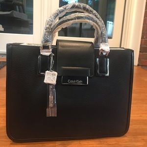 CALVIN KLEIN VALERIE Textured triple compartment Tote Handbag